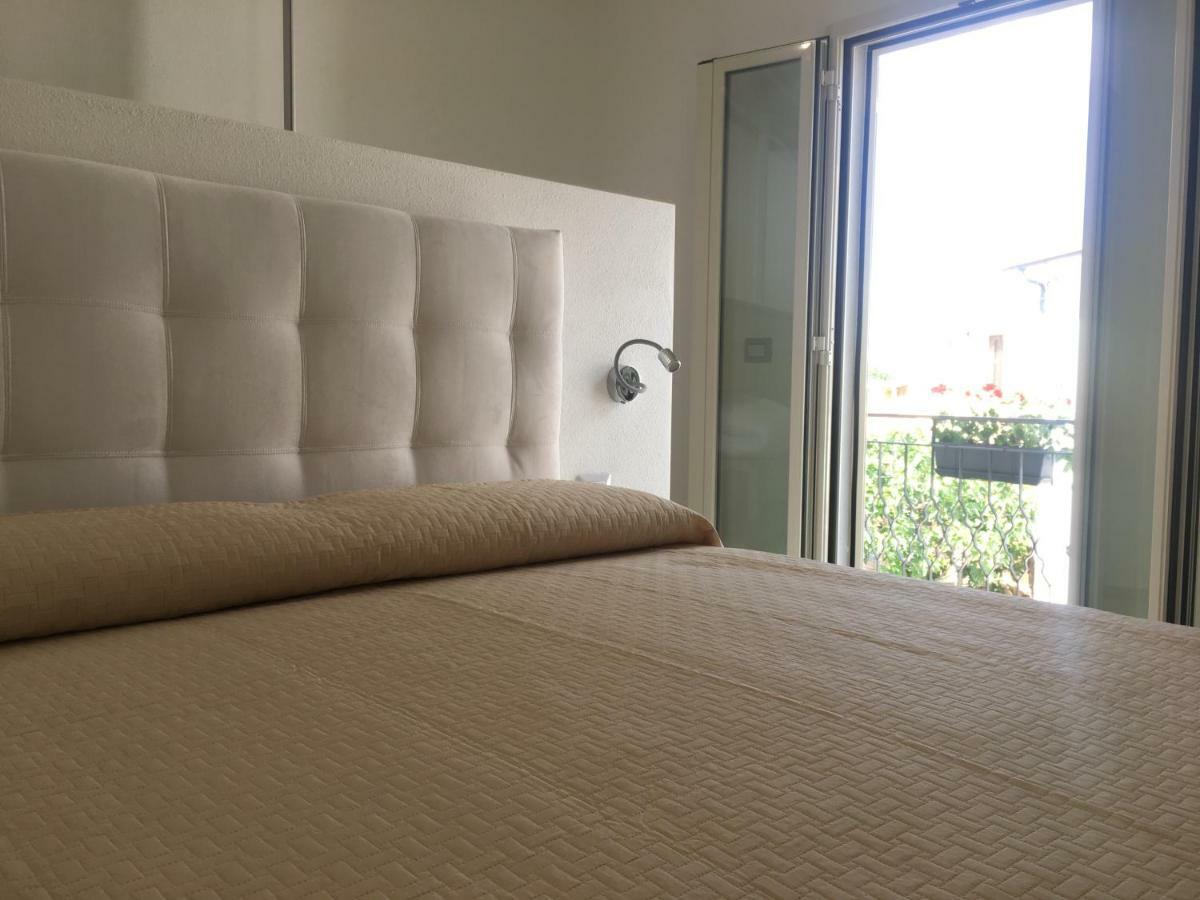 B&B Somiar San Teodoro  Bagian luar foto